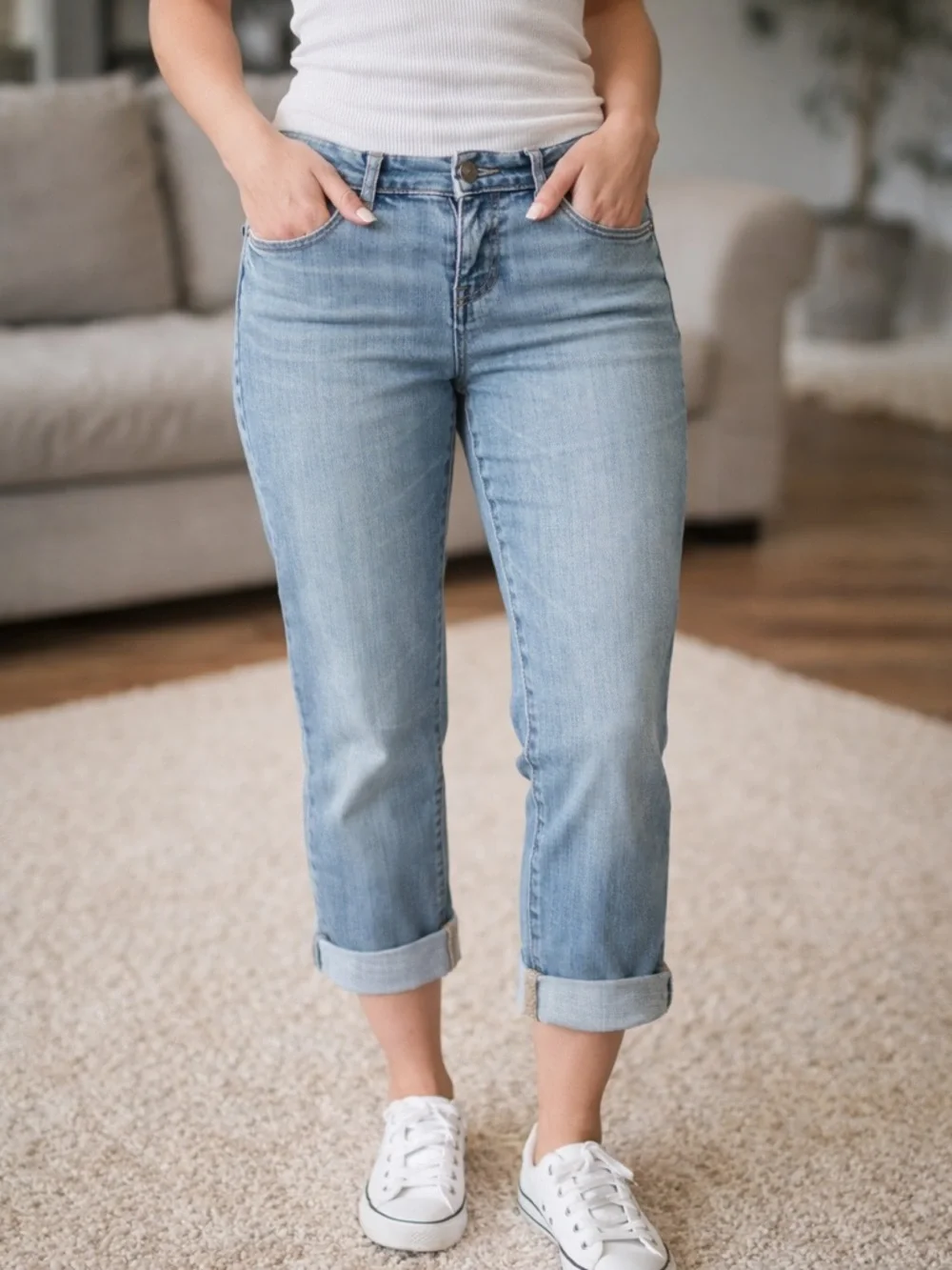 American Eagle Outfitters Light Blue Boyfriend Crop Jeans - Picture 1 of 7